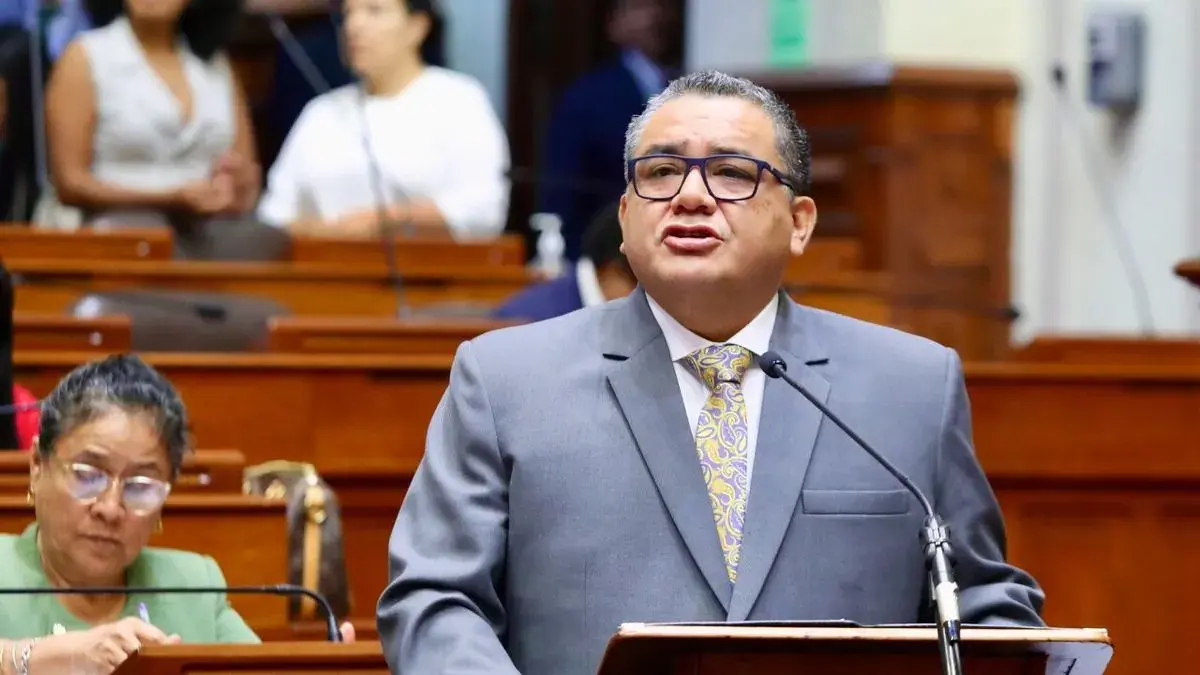 Congreso debatirá y votará hoy tres mociones de censura contra Juan José Santiváñez