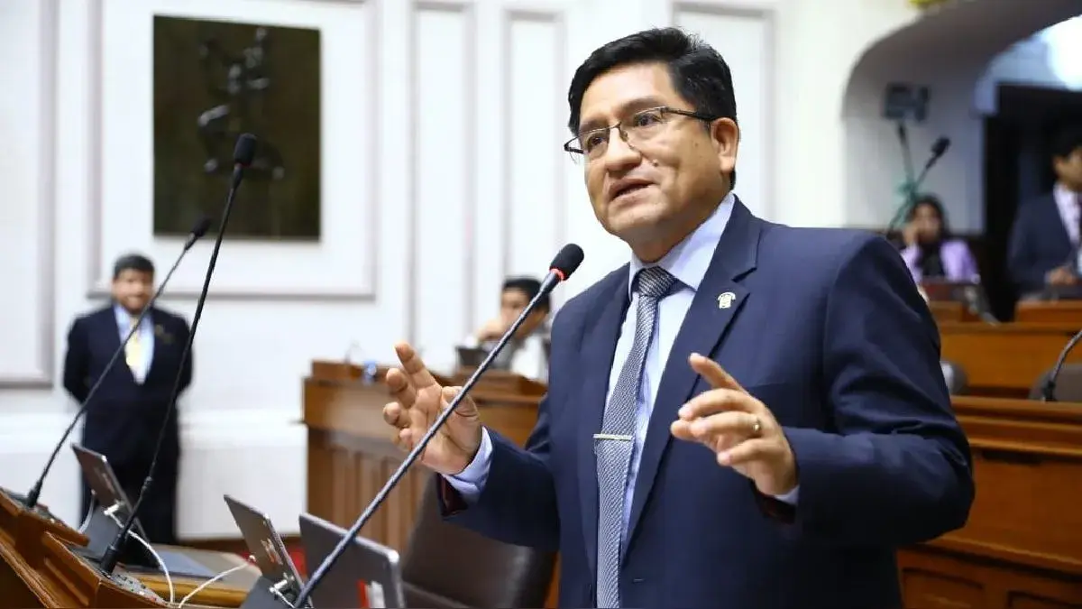 Elías Varas pide celeridad para ver denuncia constitucional que presentó contra Juan José Santiváñez