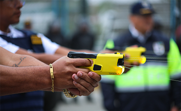 Aprueban ley que permite a serenos usar armas de electrochoque