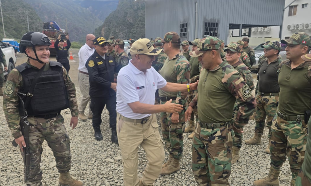 Ministro del Interior llega a mina Poderosa tras ataques de la semana pasada