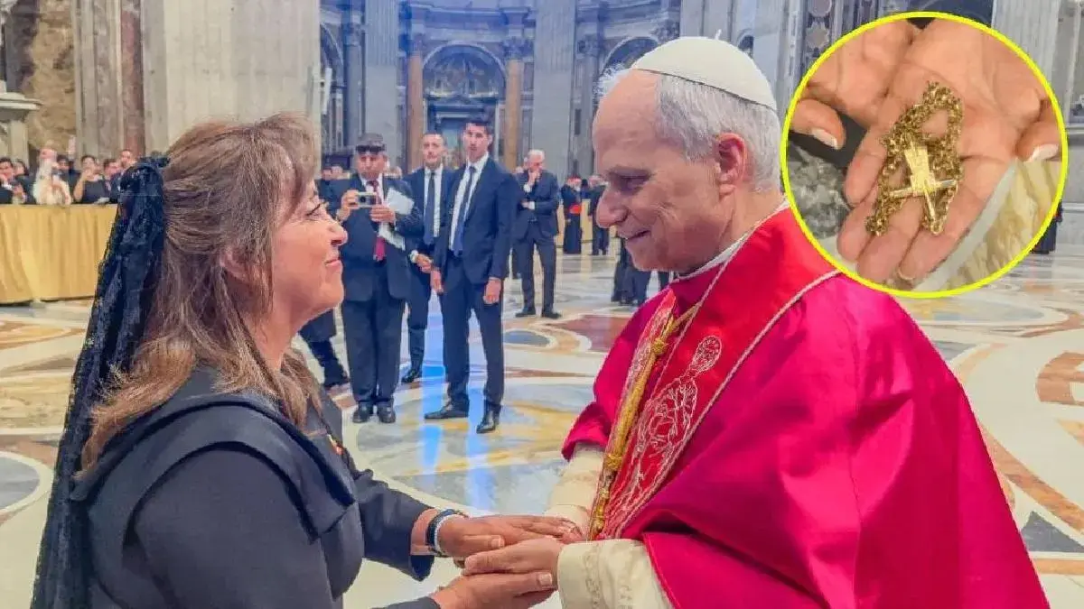 Dina Boluarte obsequió una cruz de Motupe al papa León XIV