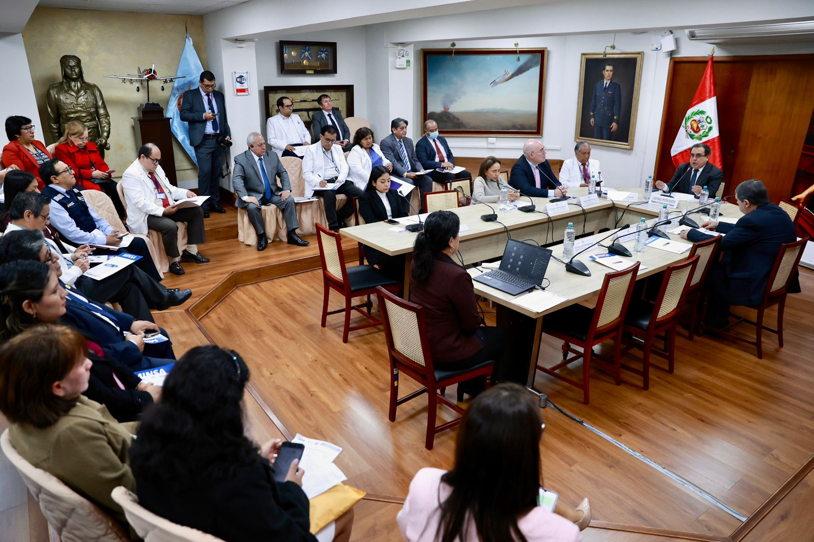 DIRIS Lima Este participó en reunión nacional sobre la situación de la salud materna