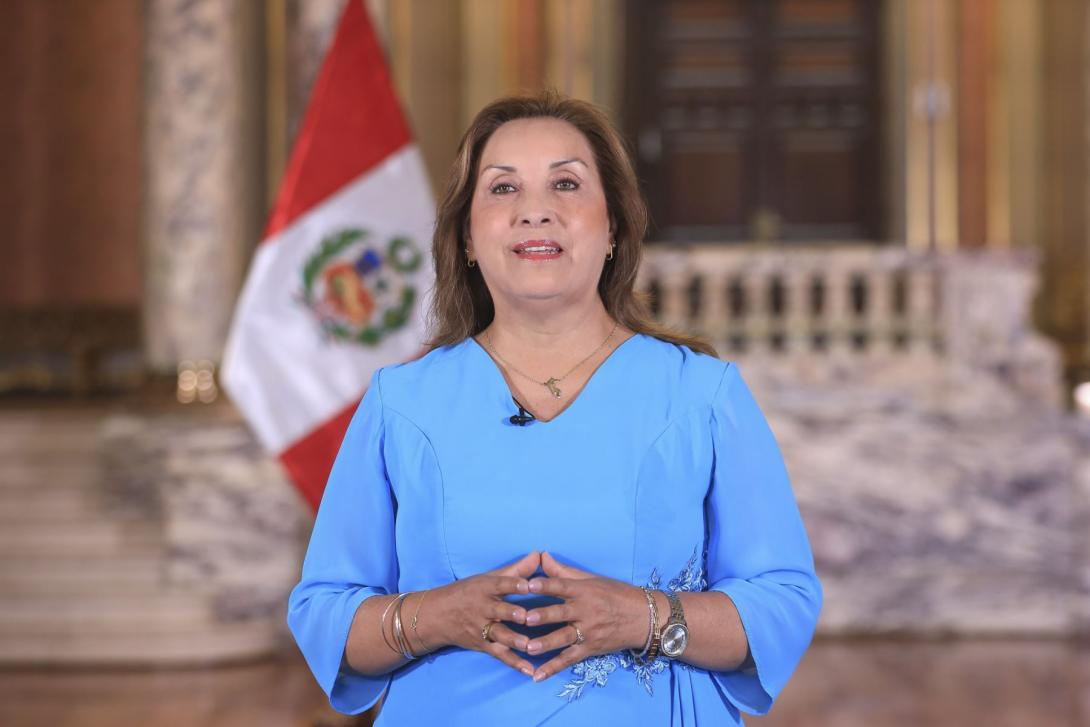 Boluarte: «Rindo homenaje a las madres que con amor sacan adelante a sus familias»