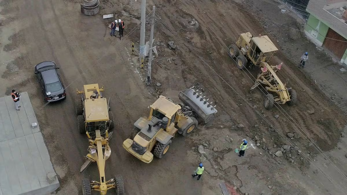 Declaran en emergencia mejoramiento de la avenida Huarochirí en Ate
