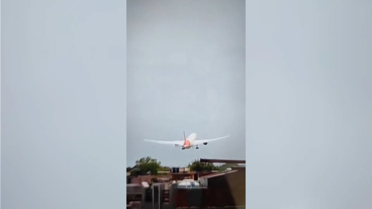 «No hay rastro de supervivientes» del avión siniestrado con 242 pasajeros en la India