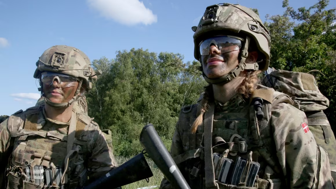 Dinamarca reclutará mujeres para el servicio militar
