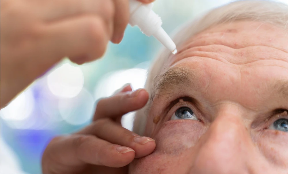 Innovación en salud visual: Estados Unidos aprueba gotas contra la presbicia para poder ver de cerca sin lentes