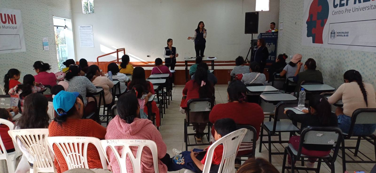 DIRIS Lima Este capacita a madres de comedores populares sobre prevención del dengue en Ate