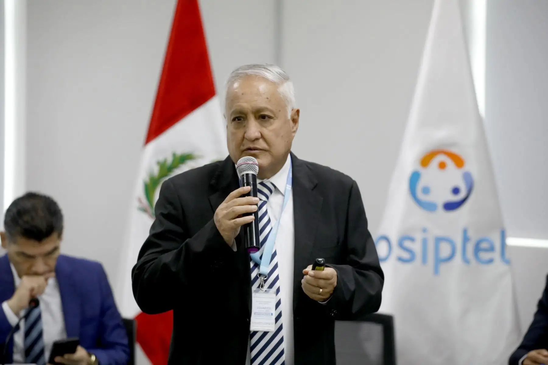 Osiptel: no queremos que se reduzca número de operadores móviles en Perú [Entrevista]