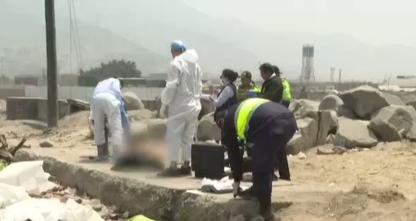 Hallan cadáver de hombre en basural en Ate