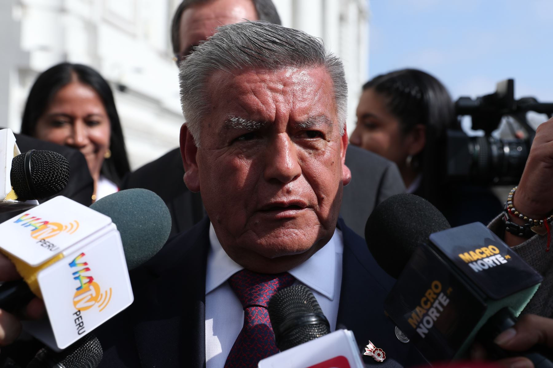 JNE ratificó infracción de César Acuña por hacer propaganda en mitin