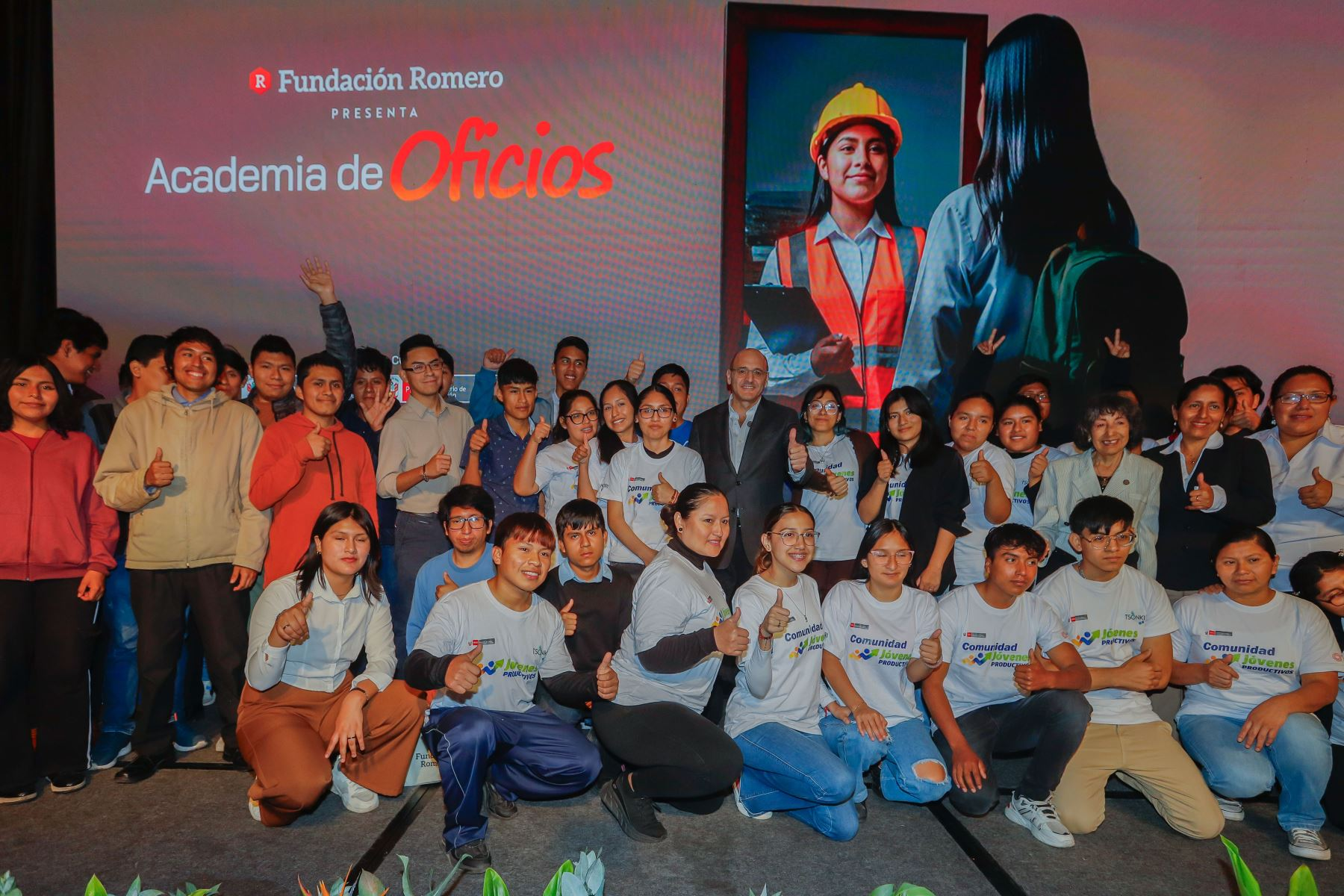 Minedu: escolares y egresados de secundaria podrán acceder a 400,000 becas virtuales
