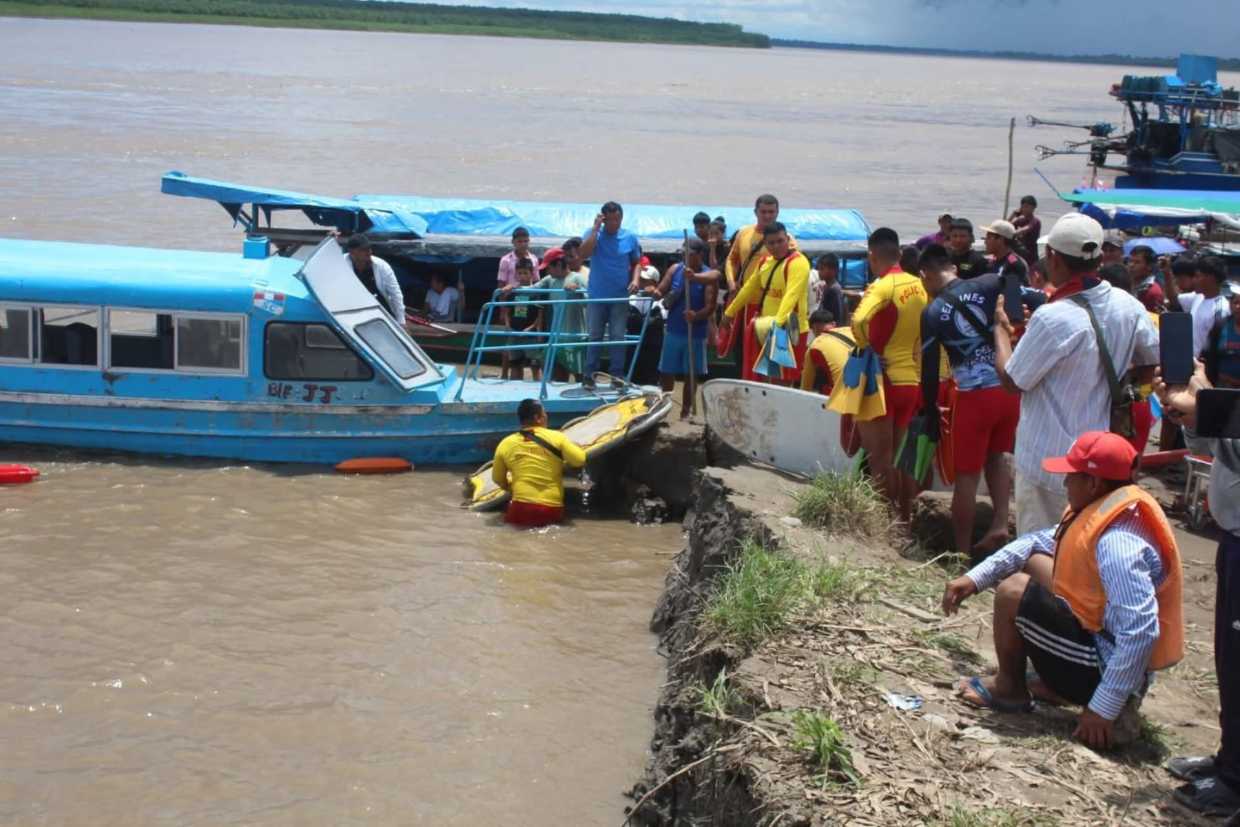 Tragedia en Ucayali: brigadas de rescate reanudan búsqueda de desaparecidos en río Ucayali