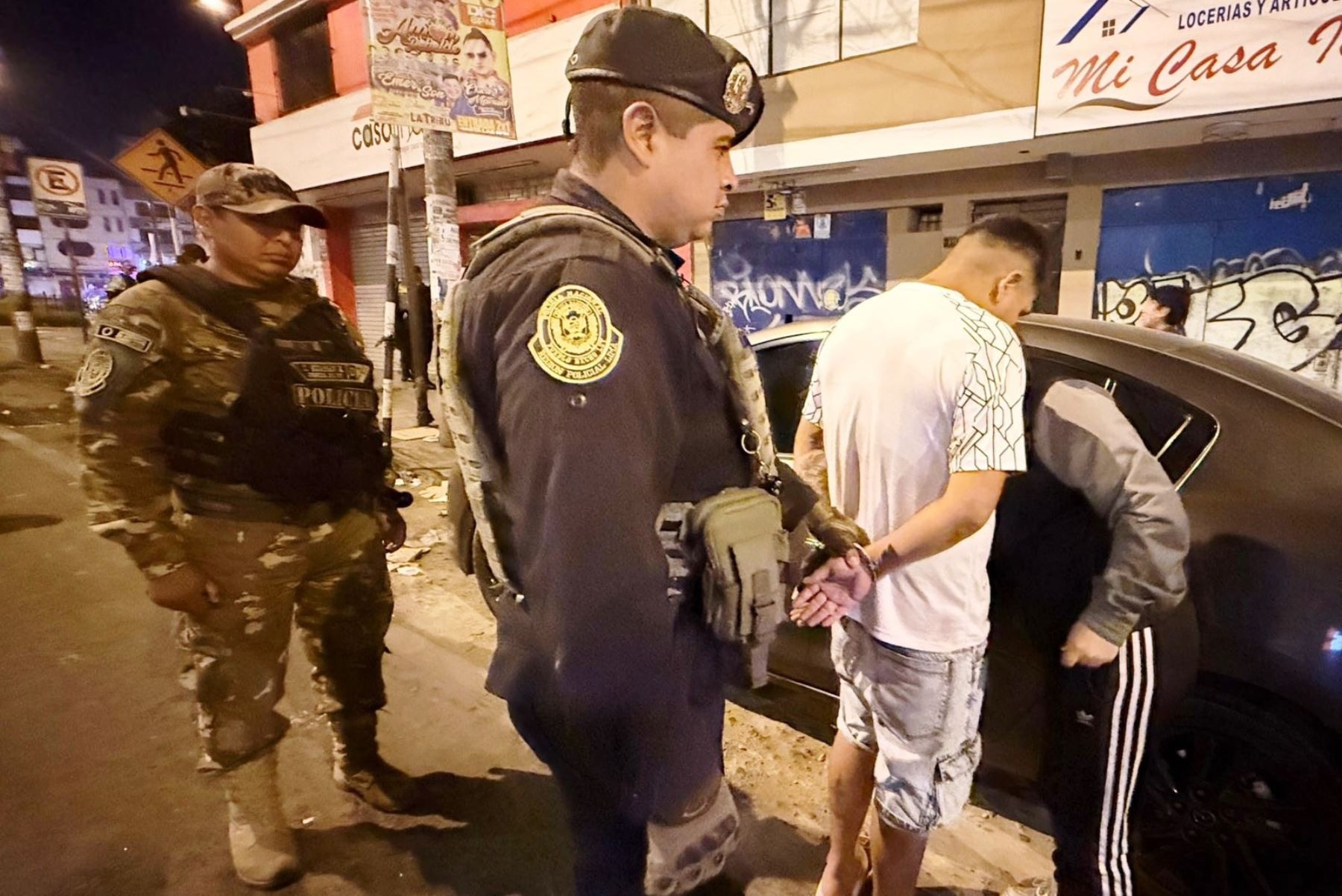 Cerca de 500 policías y militares realizan megaoperativo en SJL y Ate