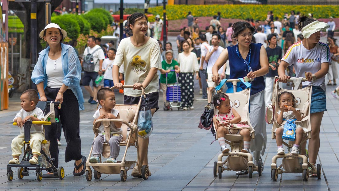 China eleva el impuesto a los condones en medio de su crisis demográfica
