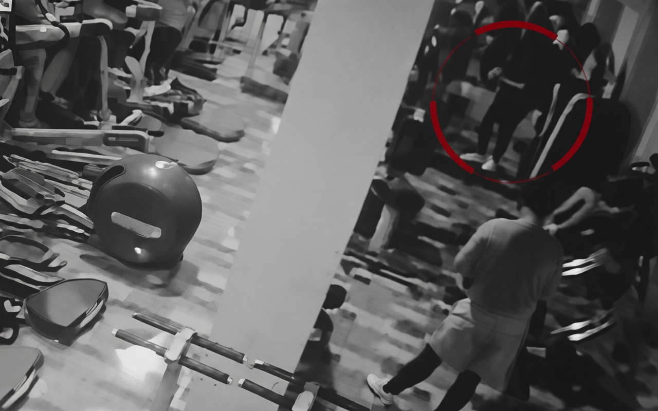 Mujer cae a un buzón dentro de gimnasio en Ate y termina hospitalizada