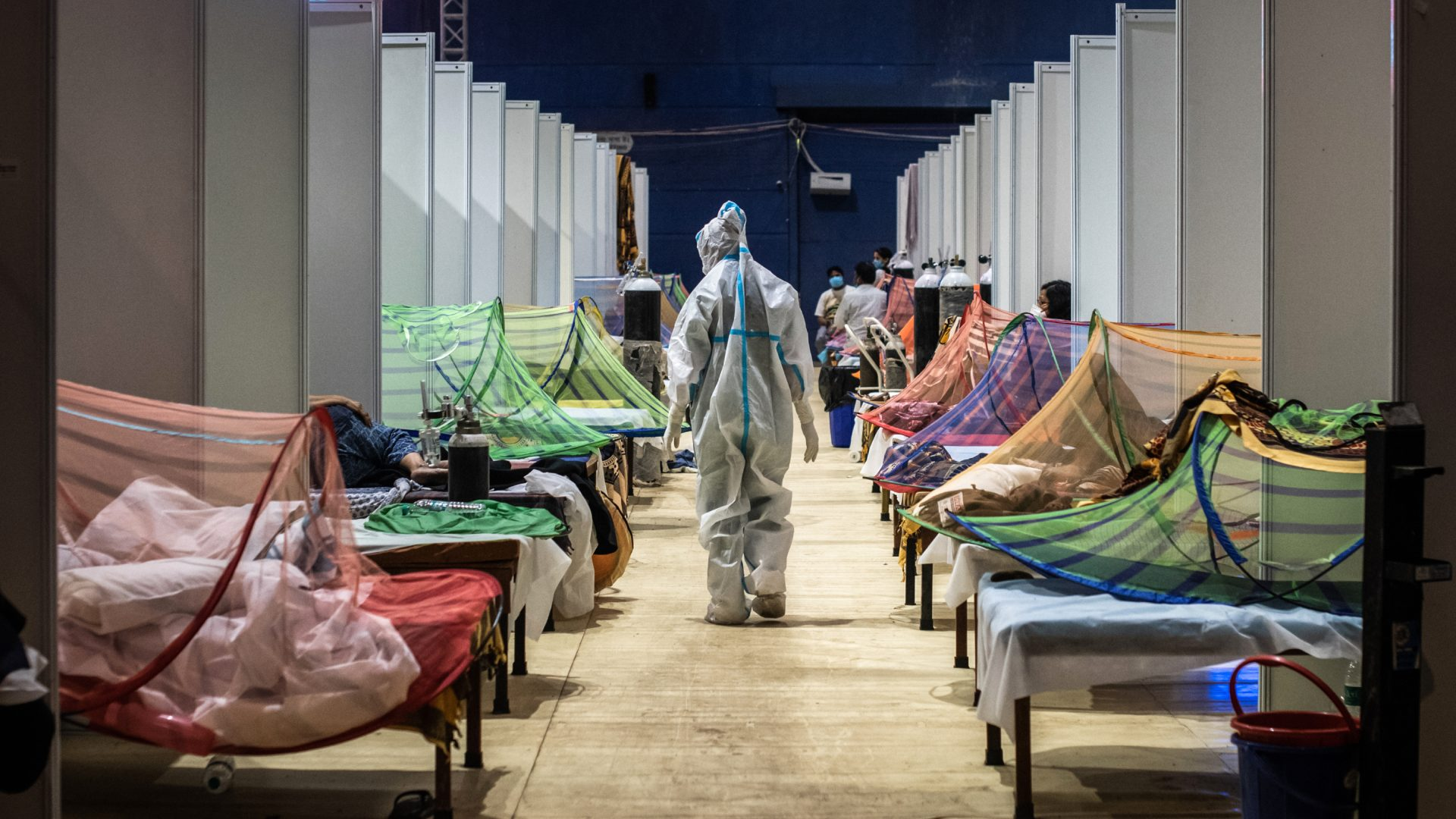 India activa la alerta por el brote del letal virus Nipah mientras otros países asiáticos refuerzan sus controles
