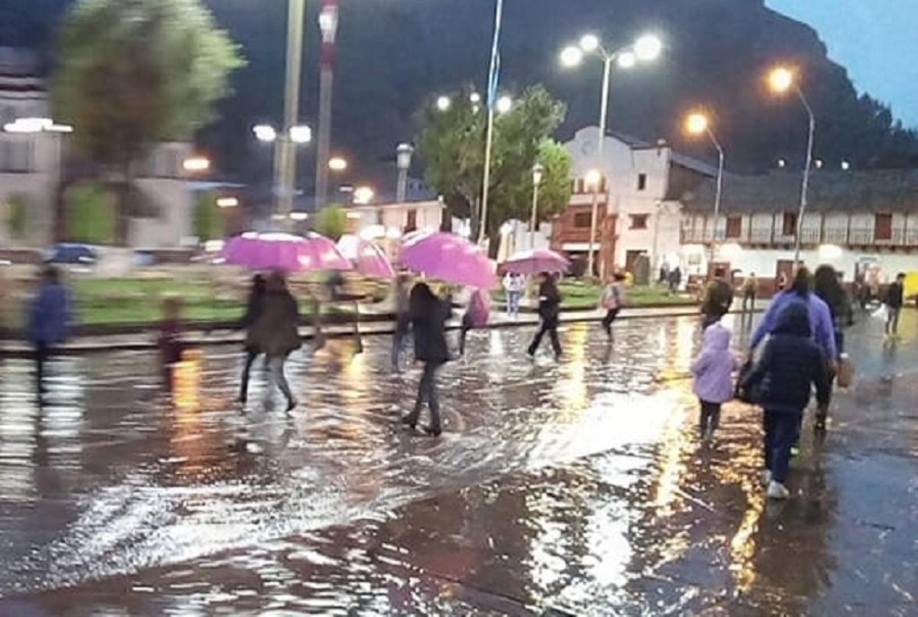 Indecopi advierte a farmacias y boticas: deben informar precios y alternativas de medicamentos ante lluvias y huaicos