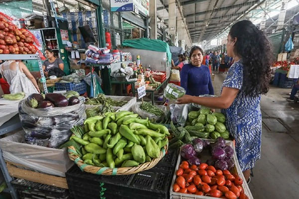 Economía peruana caería 1.1% en marzo por corte de GNV, El Niño y alza del petróleo