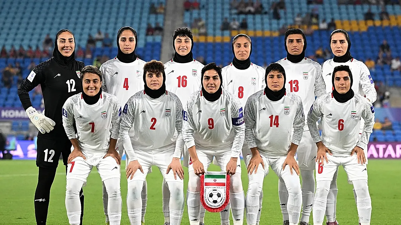 Las jugadoras iraníes se niegan a cantar su himno nacional en el primer partido de la Copa Asiática